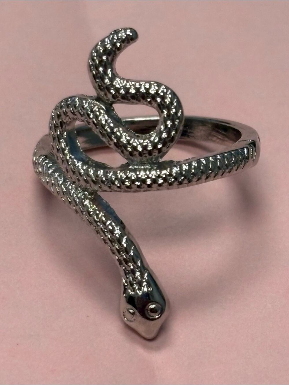 Silver Tone Snake Ring – Size 8 / 18mm – NWOT 🐍✨